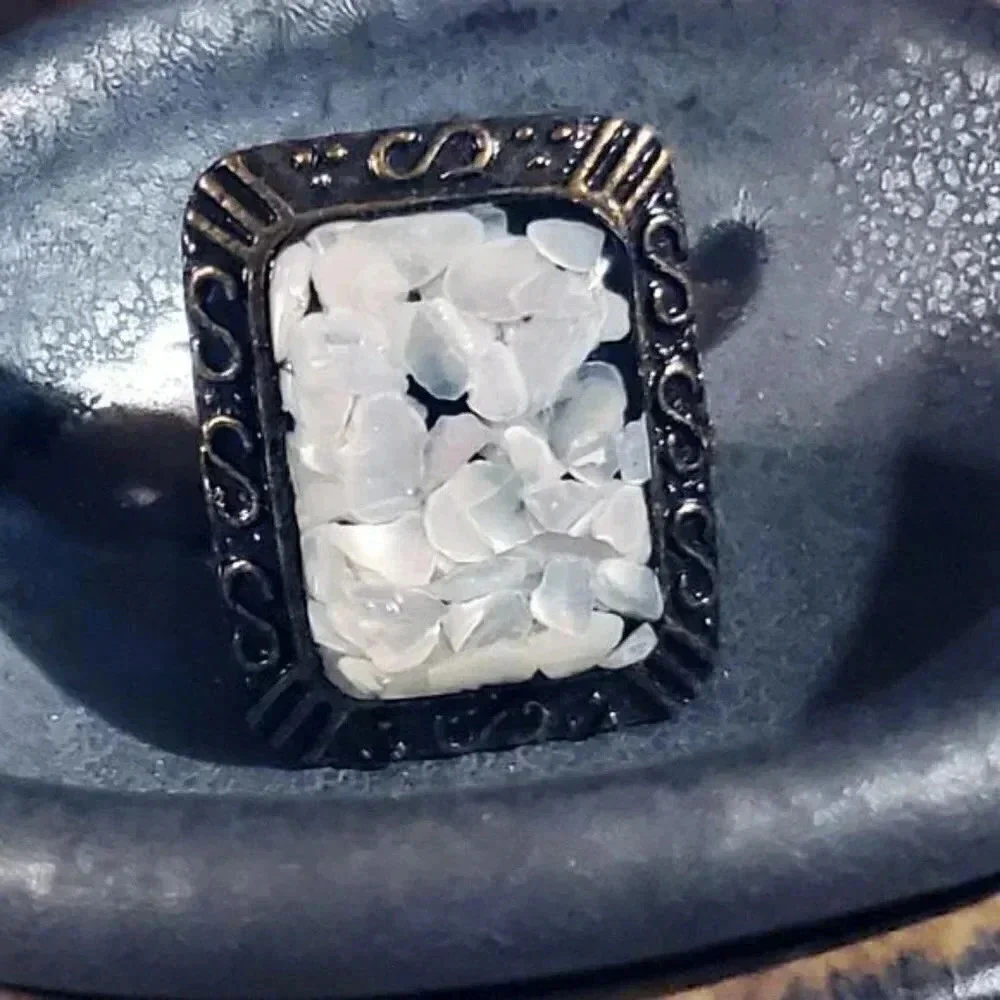 Antique Brass Mother of Pearl Black Resin Domed Cocktail Statement Ring #E2